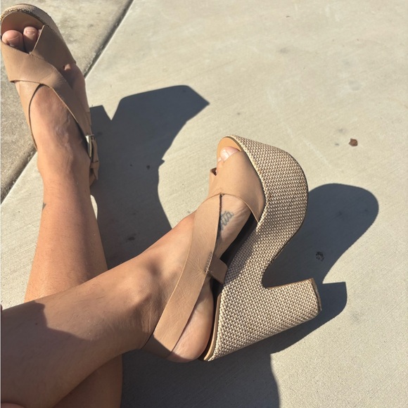 Heels - Picture 3 of 7